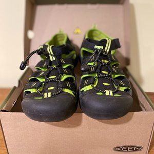 Newport H2 Youth Keens